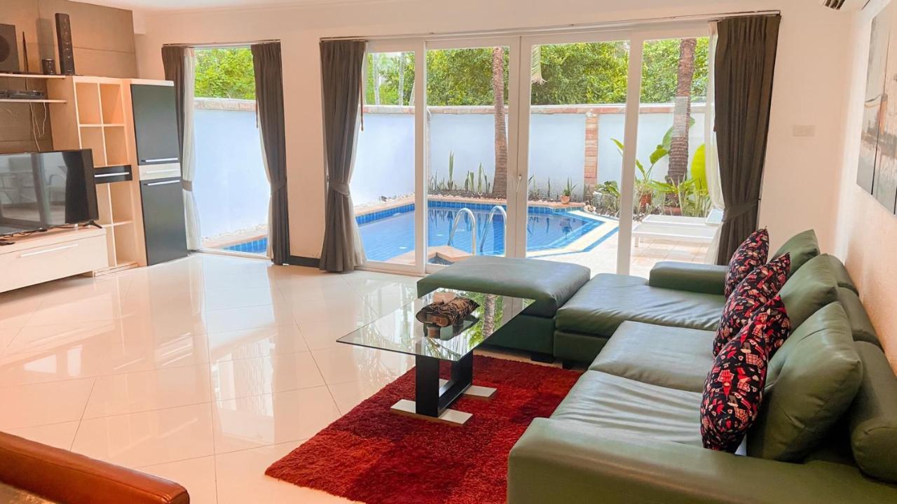 Hidden Palm Pool Villas Pattaya Exterior photo