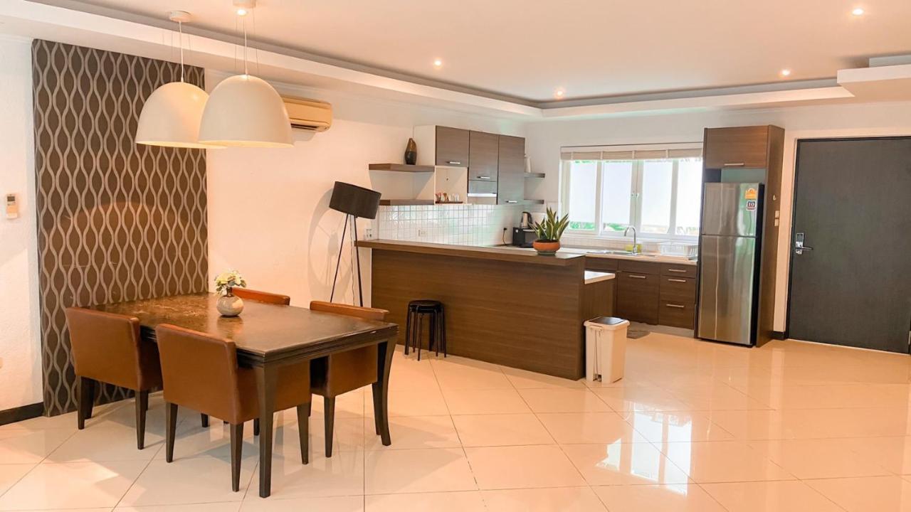 Hidden Palm Pool Villas Pattaya Exterior photo