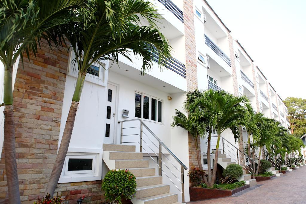 Hidden Palm Pool Villas Pattaya Exterior photo