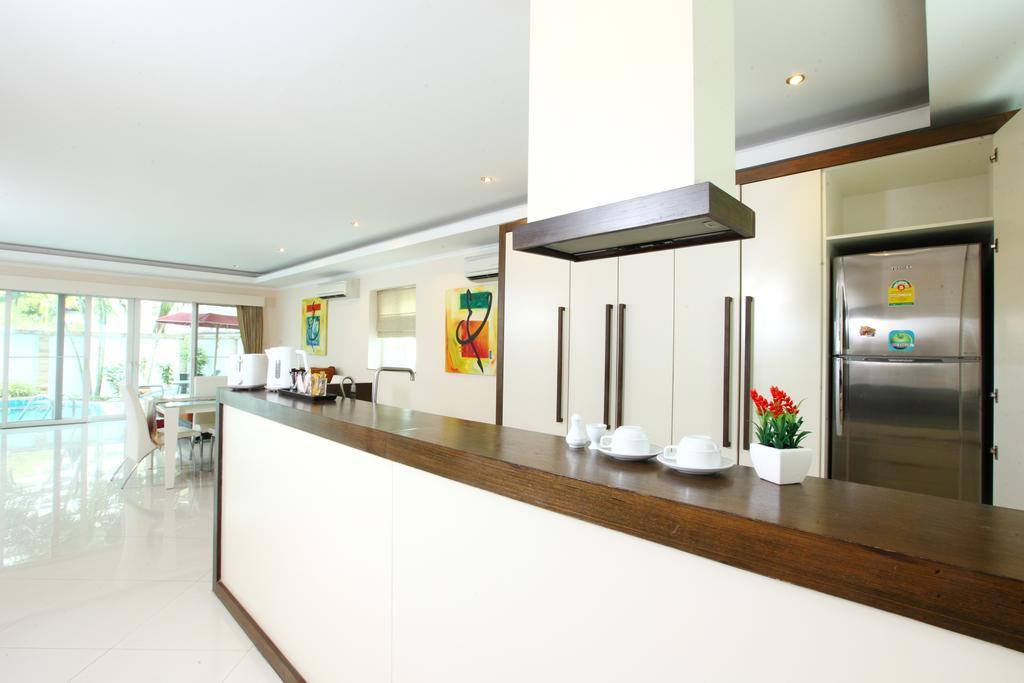 Hidden Palm Pool Villas Pattaya Exterior photo