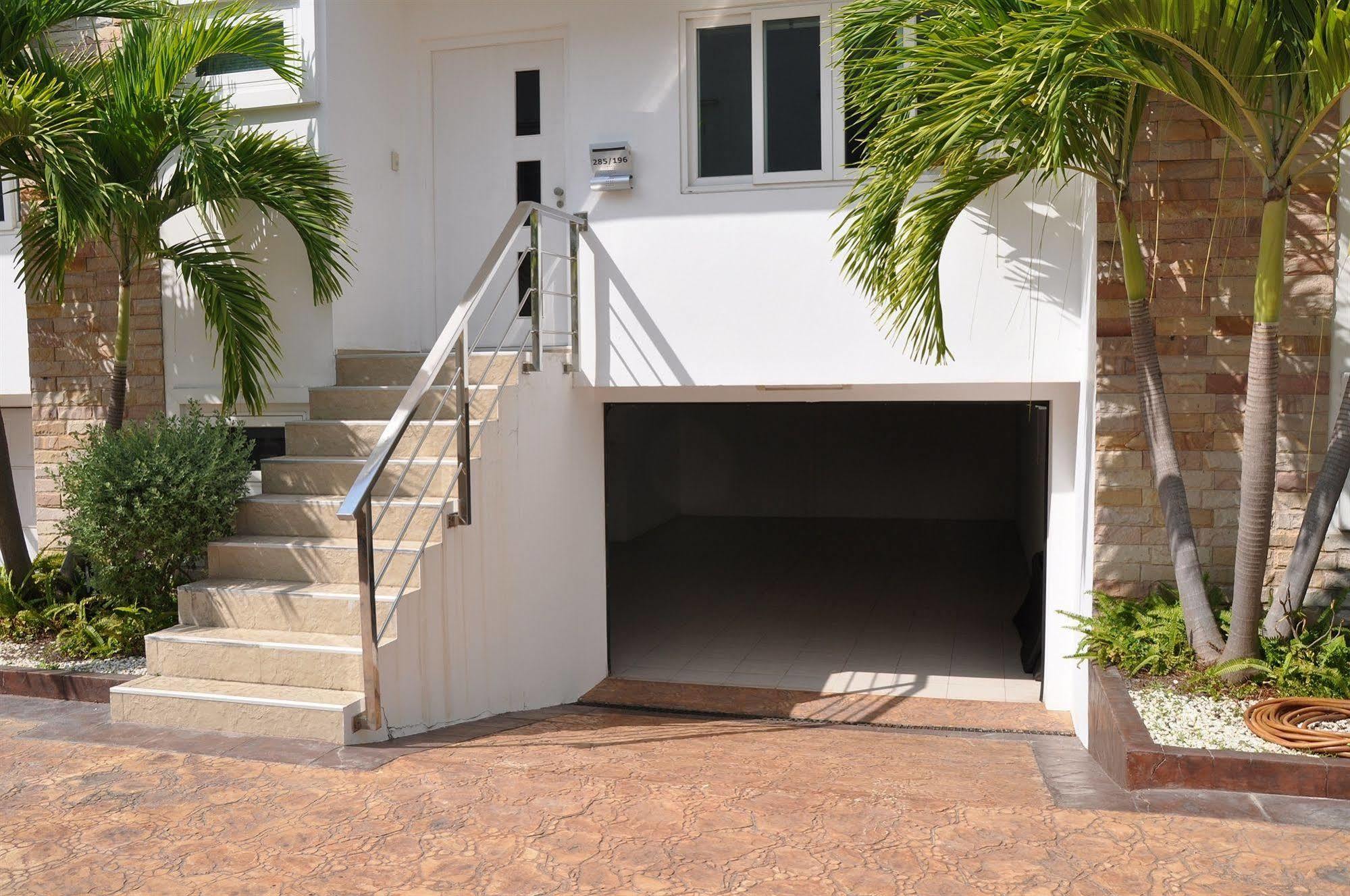 Hidden Palm Pool Villas Pattaya Exterior photo