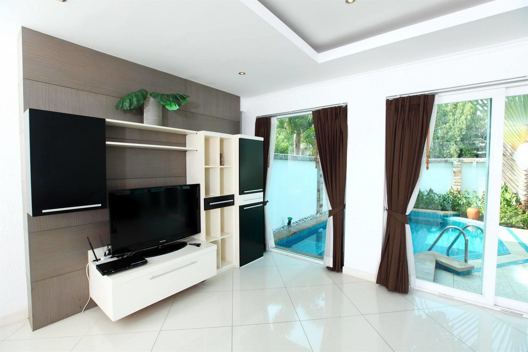 Hidden Palm Pool Villas Pattaya Exterior photo